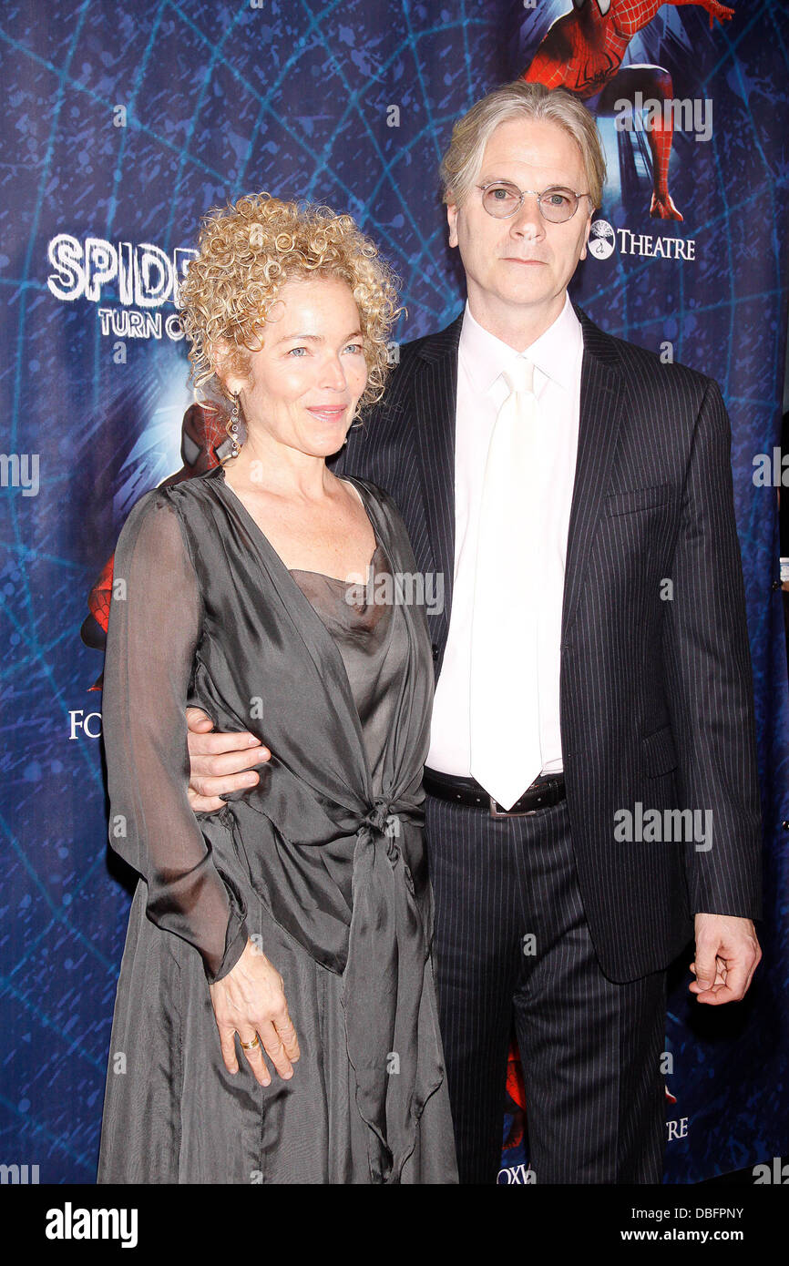 Amy Irving et Kenneth Bowser soirée d'ouverture de la production musicale de Broadway Spider-man Désactiver l'obscurité' au Foxwoods Theatre - Arrivées New York City, USA - 14.06.11 Banque D'Images