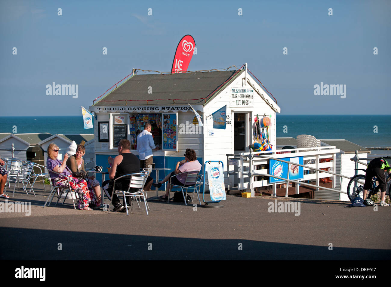 Beachside cafe en anglais ville balnéaire Banque D'Images