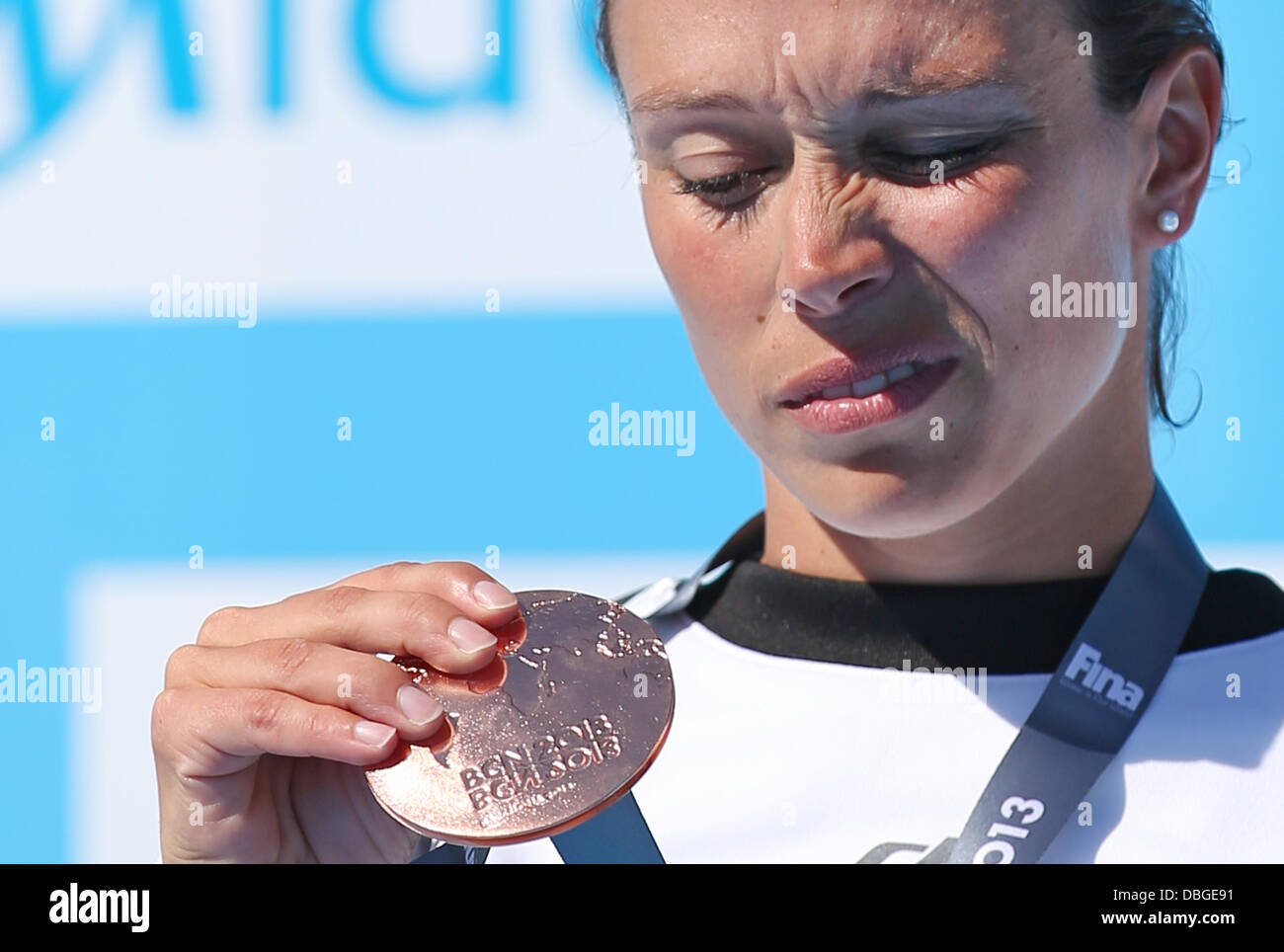 Barcelone, Espagne. 30 juillet, 2013. Médaillé de bronze Anna Bader de l'Allemagne pose avec sa médaille lors de la cérémonie de remise des médailles après la plongée des femmes de la 15e finale des Championnats du Monde de Natation FINA au Moll de la Fusta, sur la côte de la mer méditerranée à Barcelone, Espagne, 30 juillet 2013. Photo : Friso Gentsch/dpa/Alamy Live News Banque D'Images