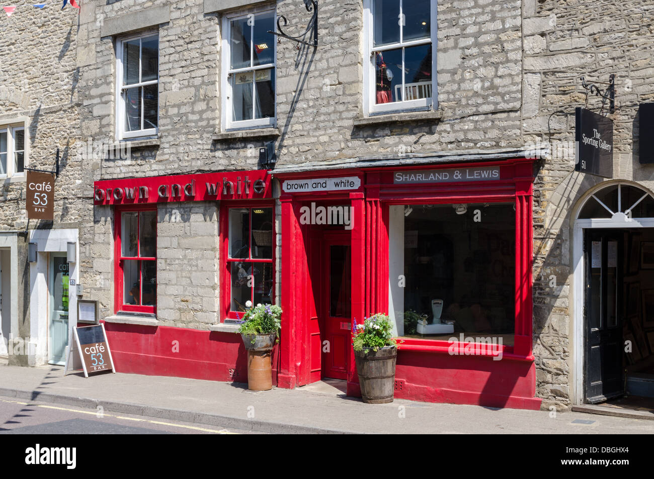 Brown et Blanc boutique d'antiquités à Tetbury Banque D'Images