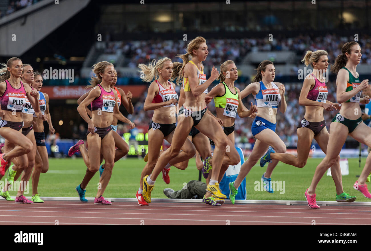 1500m Course A L Anniversaire Des Jeux Stade Olympique Londres Diamond League Iaaf Photo Stock Alamy