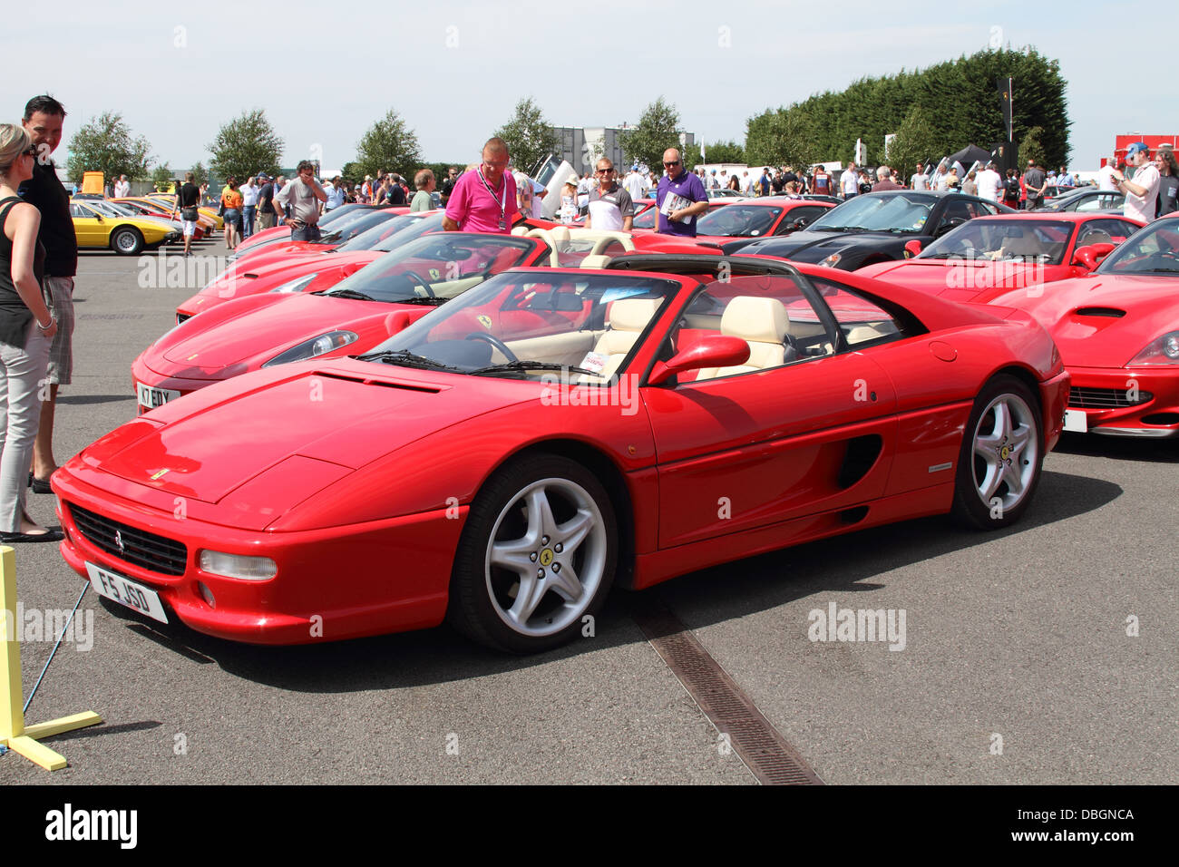 Ferrari rouge Banque de photographies et d’images à haute résolution ...