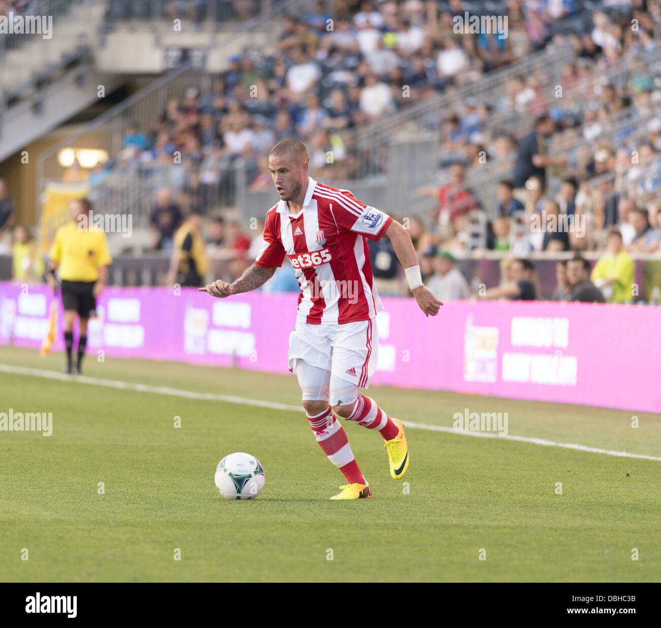 Chester, Pennsylvanie, USA. 30 juillet, 2013. Joueur de Stoke City, MICHAEL KIGHTLY (21) en action contre l'Union de Philadelphie dans un match amical qui a été joué à PPL Park à Chester en Pennsylvanie Accueil de l'Union de Philadelphie Crédit : Ricky Fitchett/ZUMAPRESS.com/Alamy Live News Banque D'Images