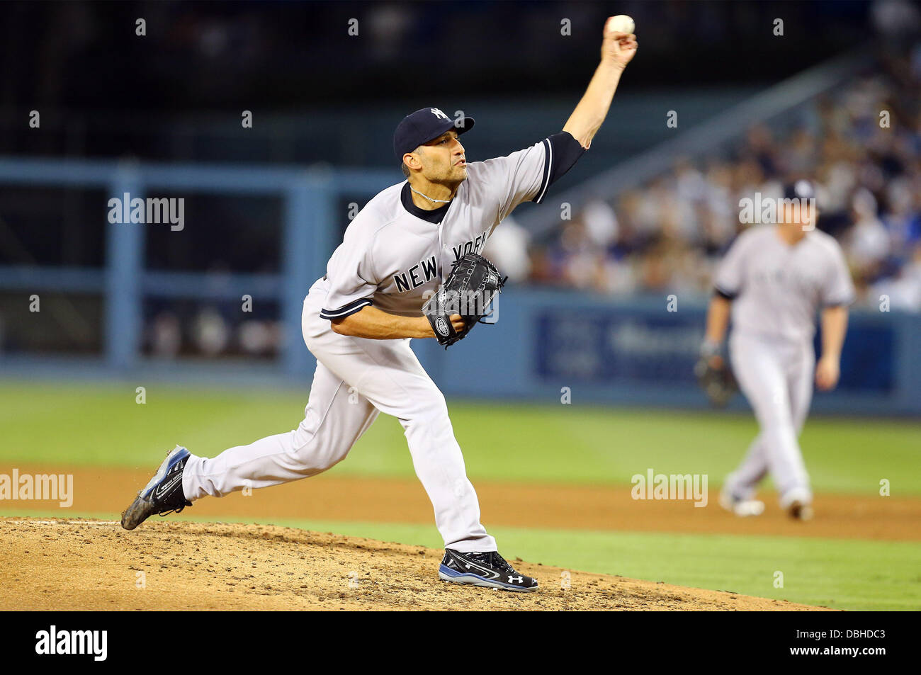 Los Angeles, Californie, USA. 30 juillet, 2013. Le 30 juillet 2013 Los Angeles, Californie : le lanceur partant des Yankees de New York Andy Pettitte (46) emplacements pendant la partie de baseball de ligue majeure entre les Yankees de New York et les Dodgers de Los Angeles au Dodger Stadium le 30 juillet 2013 à Los Angeles, Californie. Rob Carmell/CSM/Alamy Live News Banque D'Images