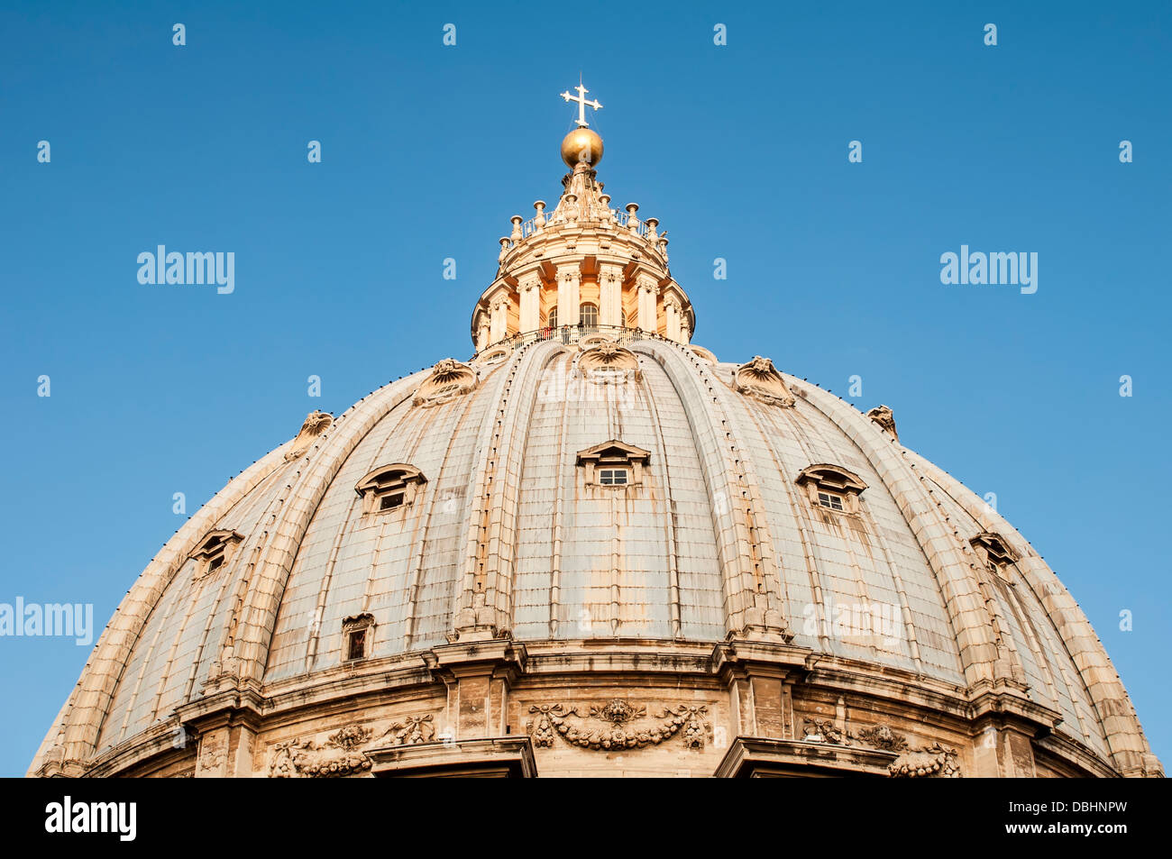 Les dômes de la Basilique de Saint Pierre au Vatican, Rome Banque D'Images