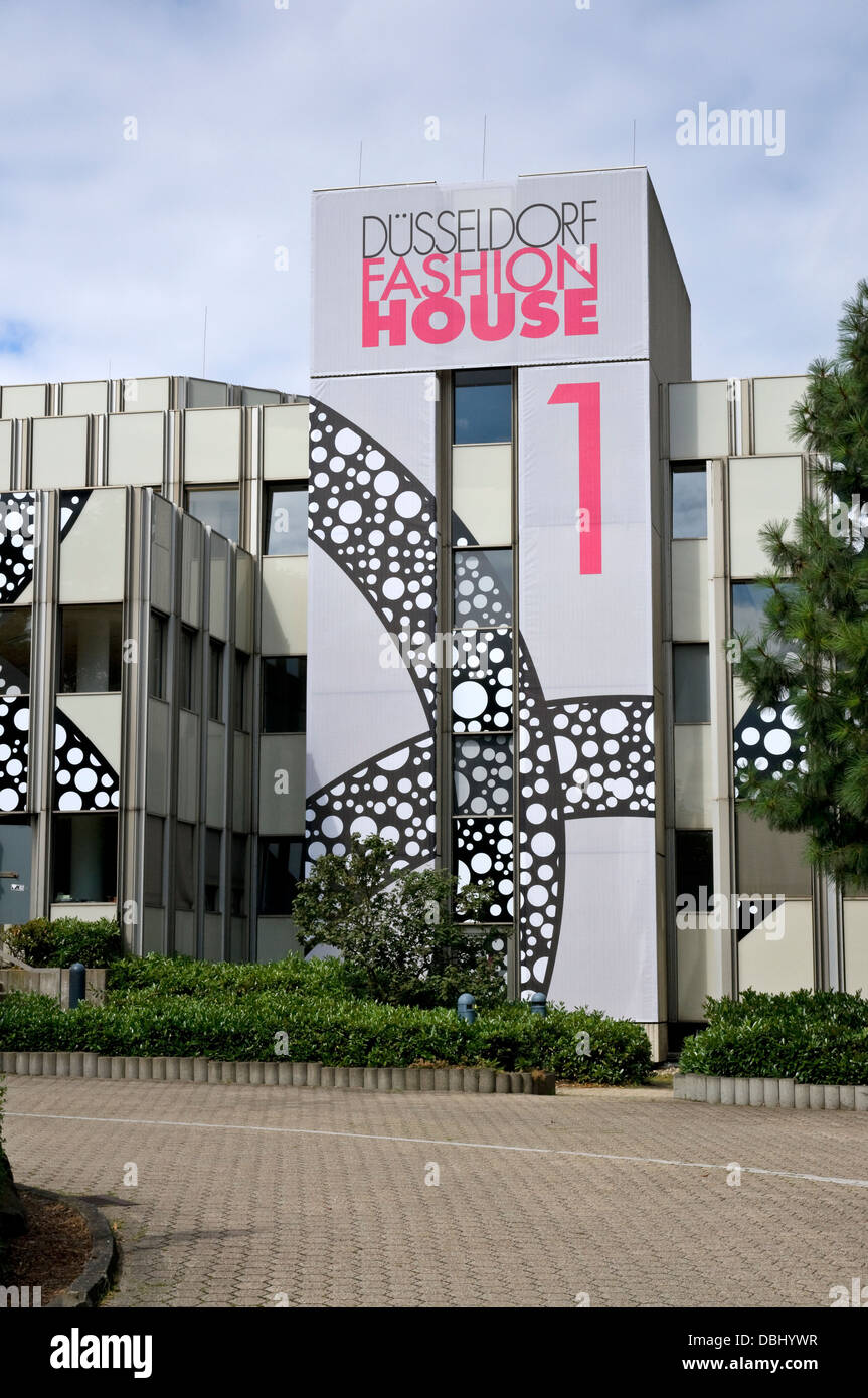 La maison de mode de Düsseldorf chez 'new look', NRW, Allemagne Banque D'Images