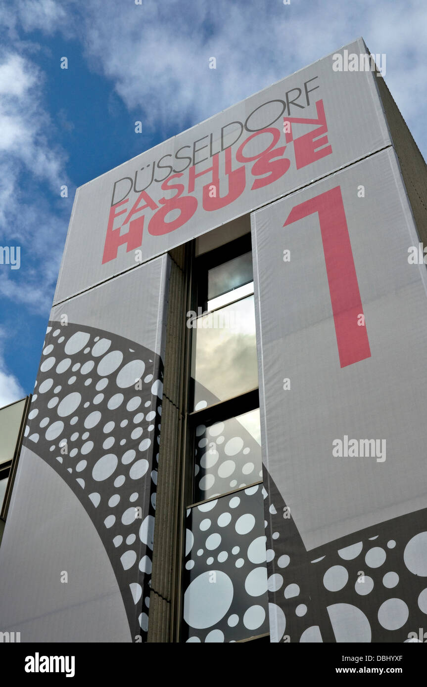 La maison de mode de Düsseldorf chez 'new look', NRW, Allemagne Banque D'Images