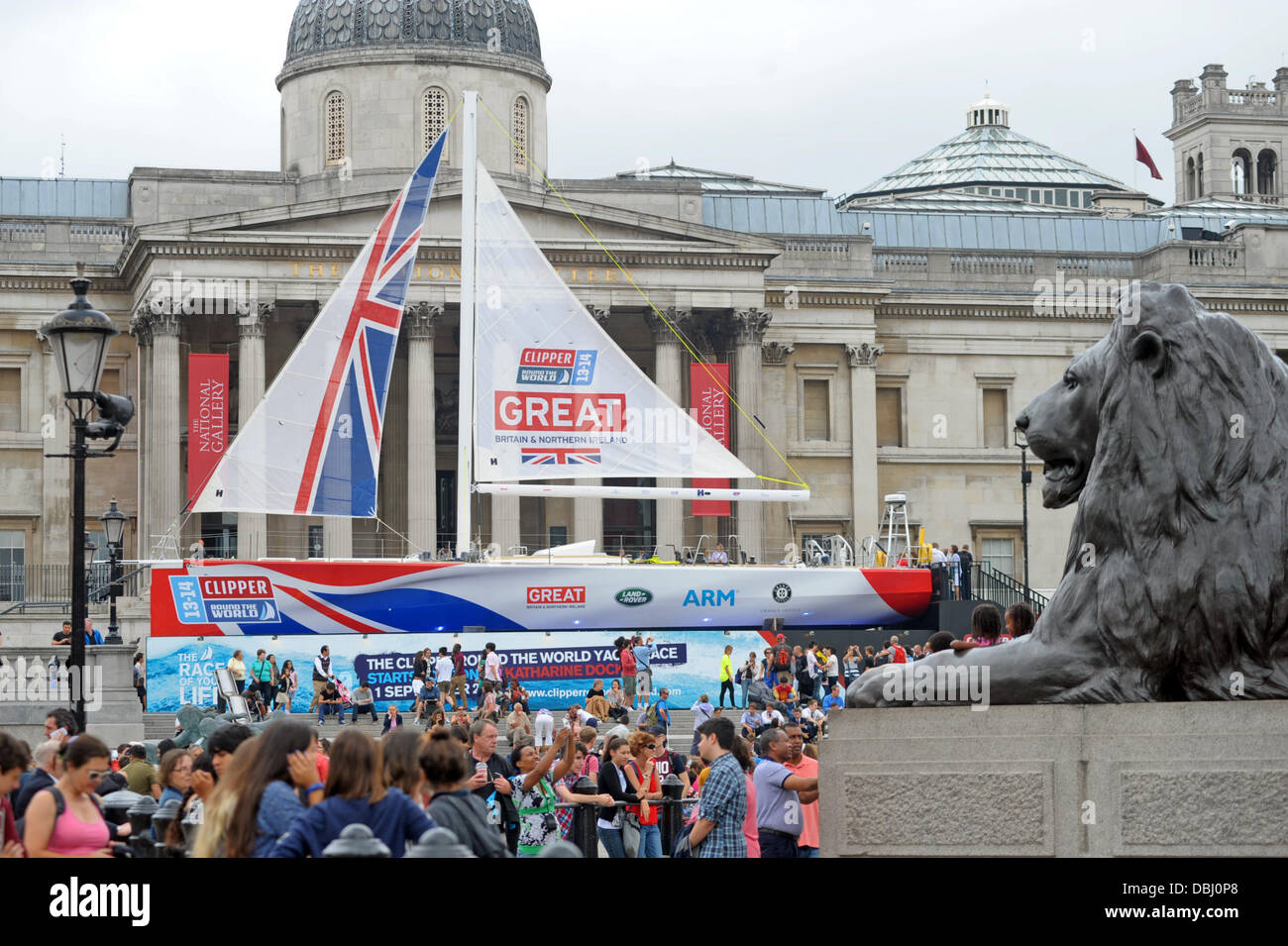 Londres, Royaume-Uni. Clipper la Grande-Bretagne à Trafalgar Square de Londres. La voile s'affronteront dans l'2013-2014 Clipper Round the World Yacht Race Crédit : JOHNNY ARMSTEAD/Alamy Live News Banque D'Images