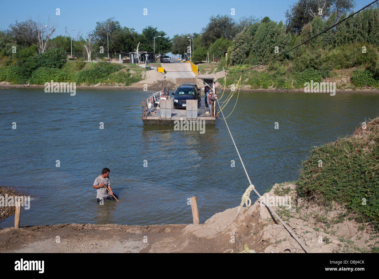 Tirées à la main le car-ferry qui traverse le Rio Grande entre les États-Unis et le Mexique. Banque D'Images