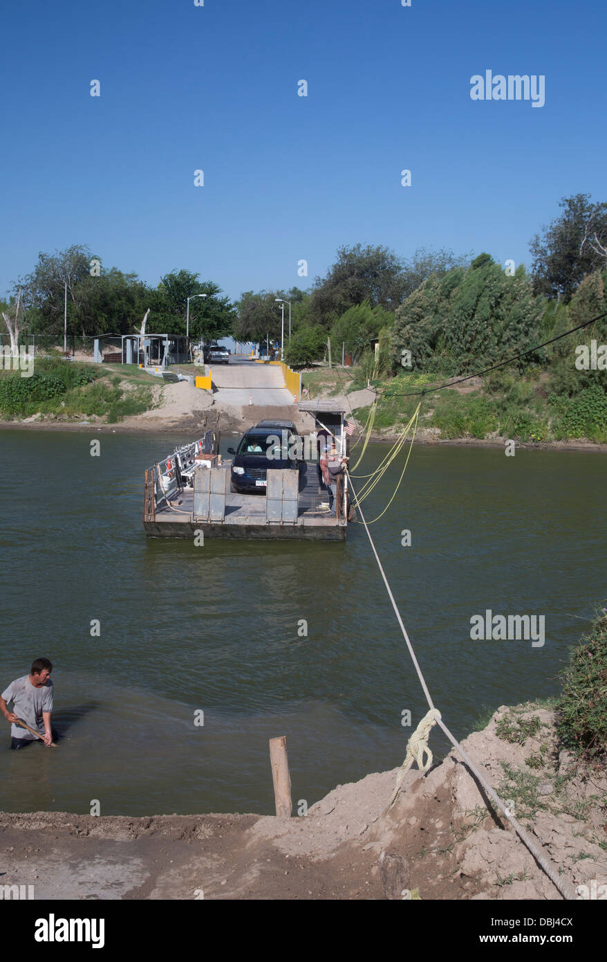 Tirées à la main le car-ferry qui traverse le Rio Grande entre les États-Unis et le Mexique. Banque D'Images