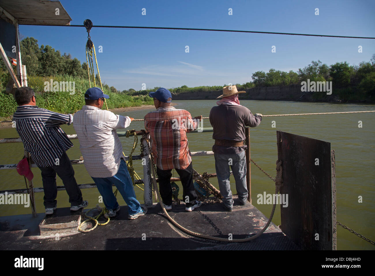 Tirées à la main le car-ferry qui traverse le Rio Grande entre les États-Unis et le Mexique. Banque D'Images