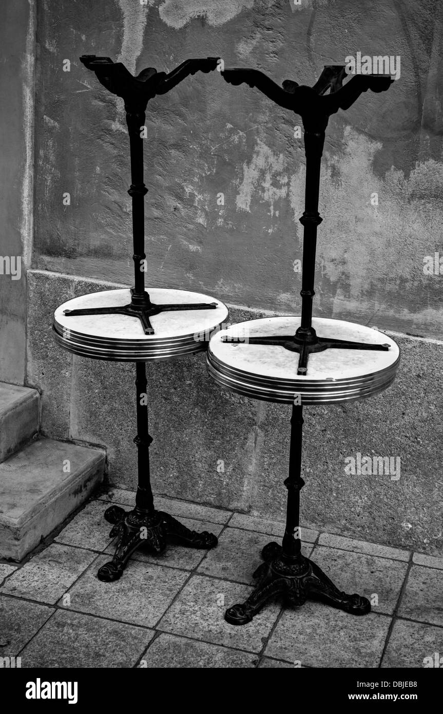 Arles, France. Bar fermé Banque D'Images
