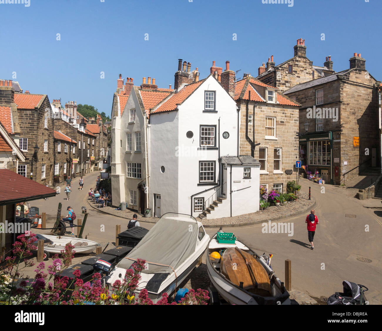 Robin Hoods Bay Yorkshire UK Le Dock dans la région de la baie inférieure Banque D'Images