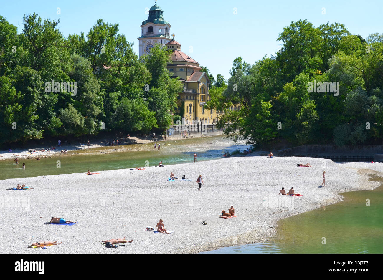 L'Isar Munich Mueller'sches Volksbad Allemagne Bavière d'été Banque D'Images