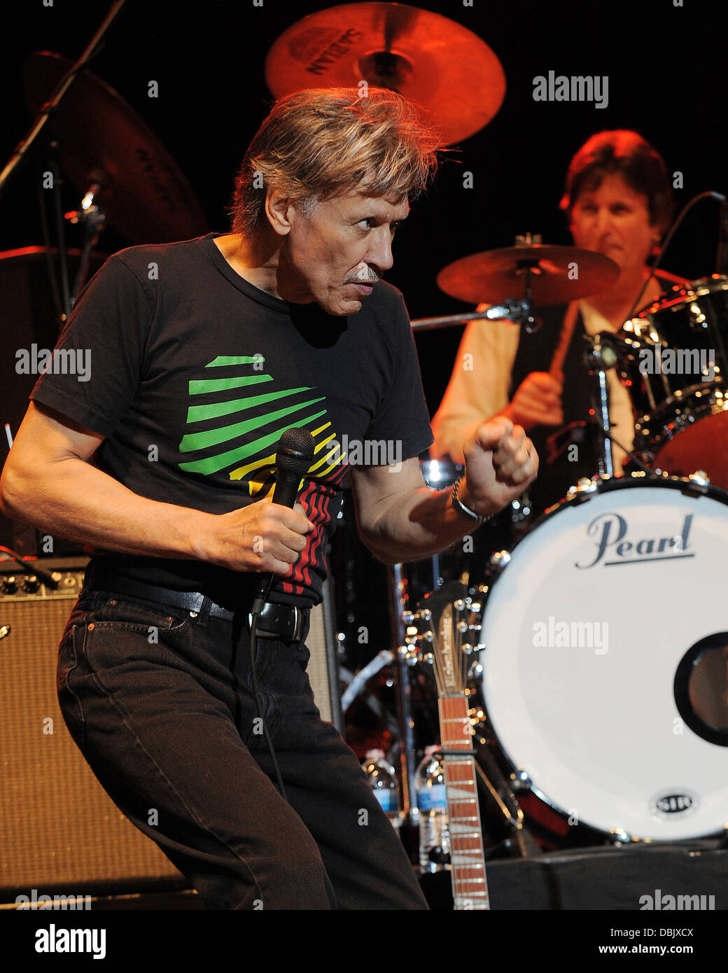 John Kay de Steppenwolf live sur la scène du Seminole Hard Rock Hotel et les Casinos' Hard Rock Live. Hollywood, Floride - 26.06.11, Banque D'Images