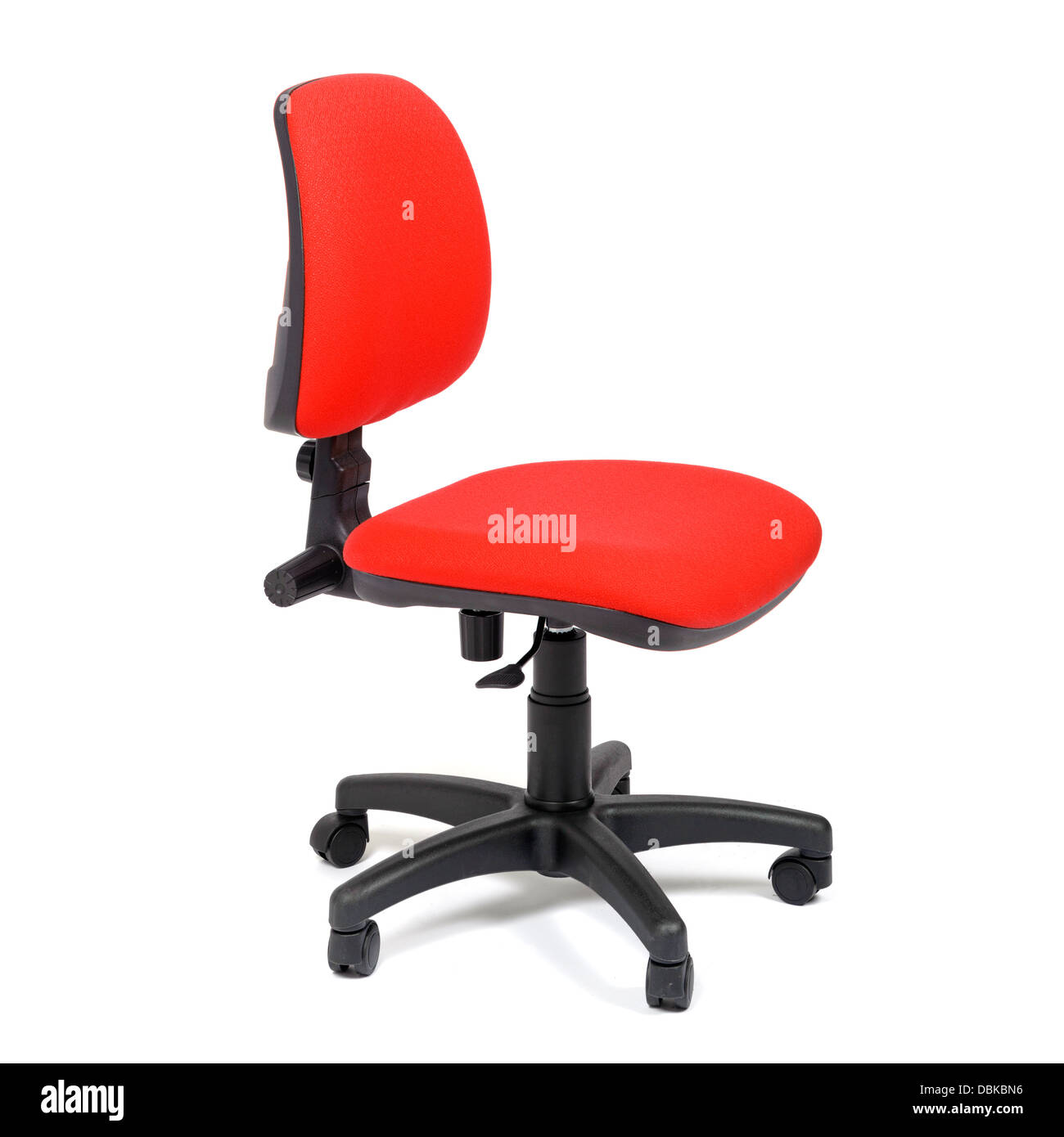 Chaise de bureau rouge coupé isolé sur fond blanc Photo Stock - Alamy