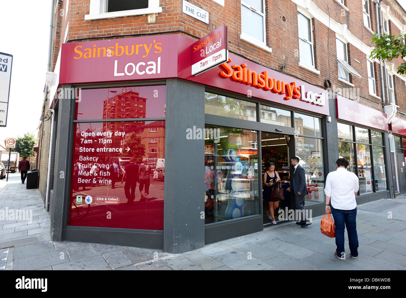 Sainsburys magasin local dans le centre de Londres, Angleterre, Royaume-Uni Banque D'Images