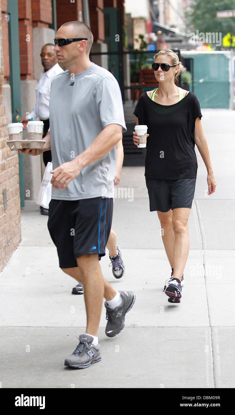 Heidi Klum retourne à son hôtel après un jogging à New York New York, USA - 08.07.11 Banque D'Images