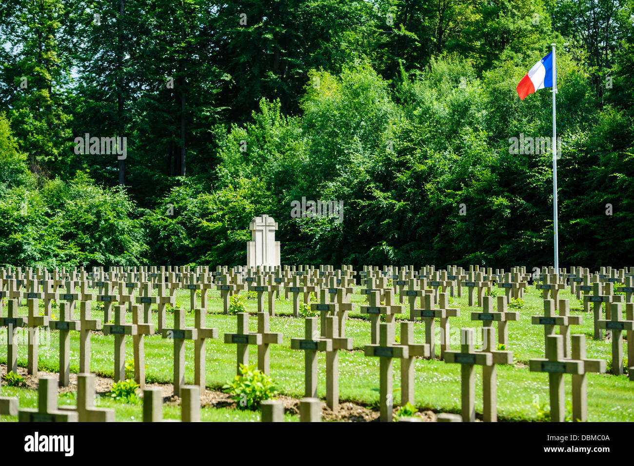 Cimetière militaire français WW1 à Lachalade en forêt près de Verdun