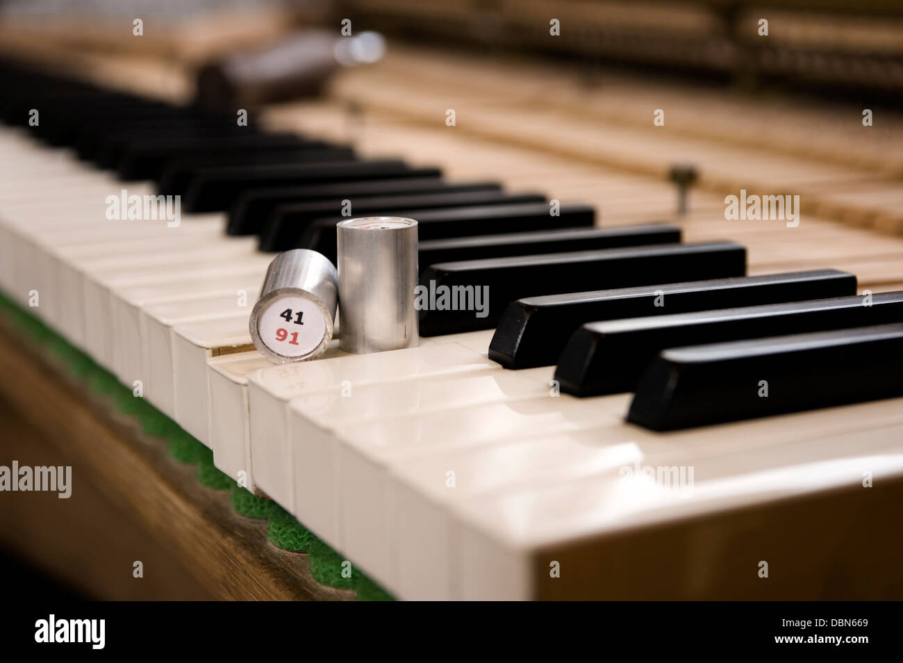 Touches de piano et de poids, Regensburg, Bavière, Allemagne Photo Stock -  Alamy