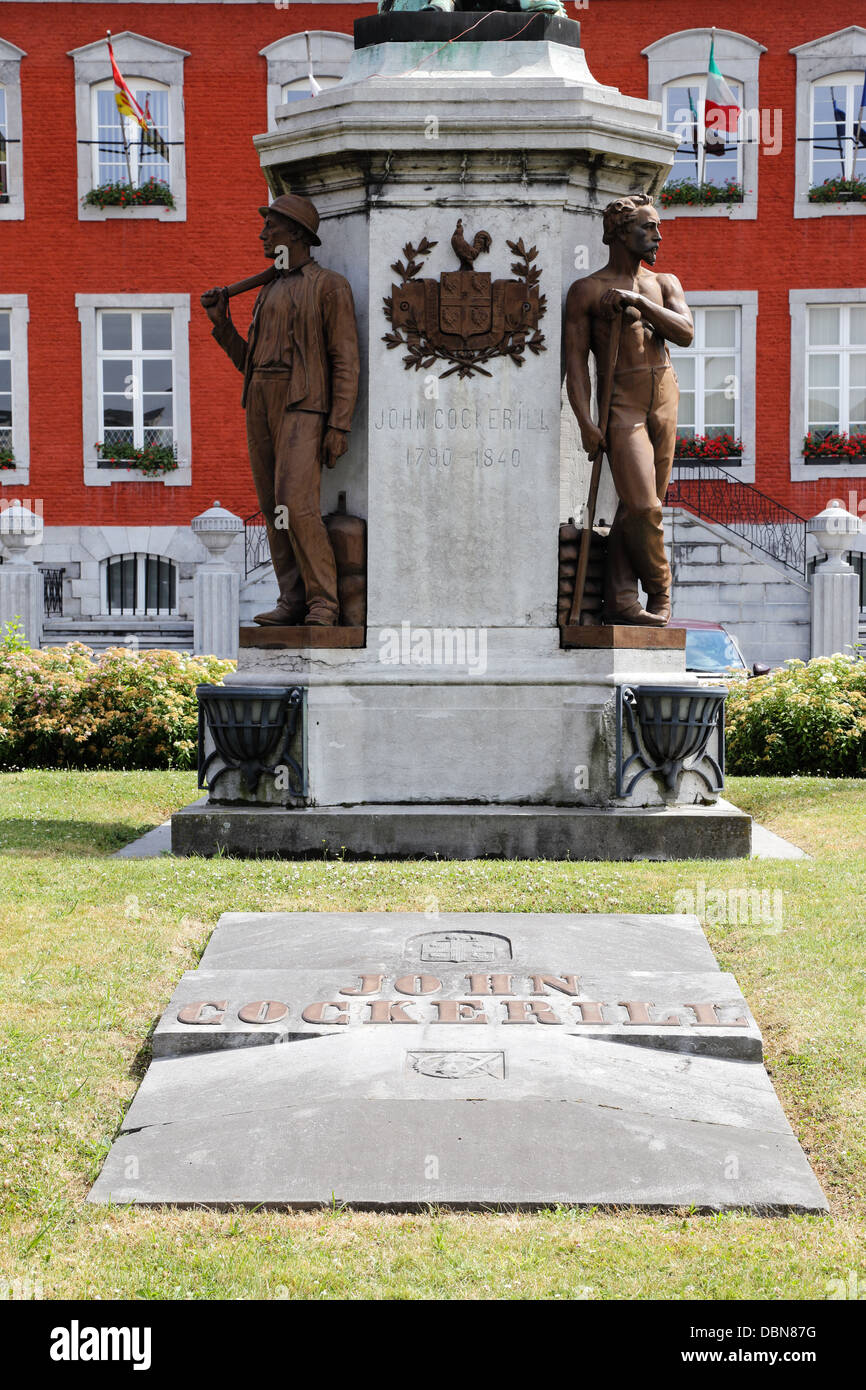 John Cockerill statue en face de l'hôtel de ville de Seraing en Belgique. Banque D'Images