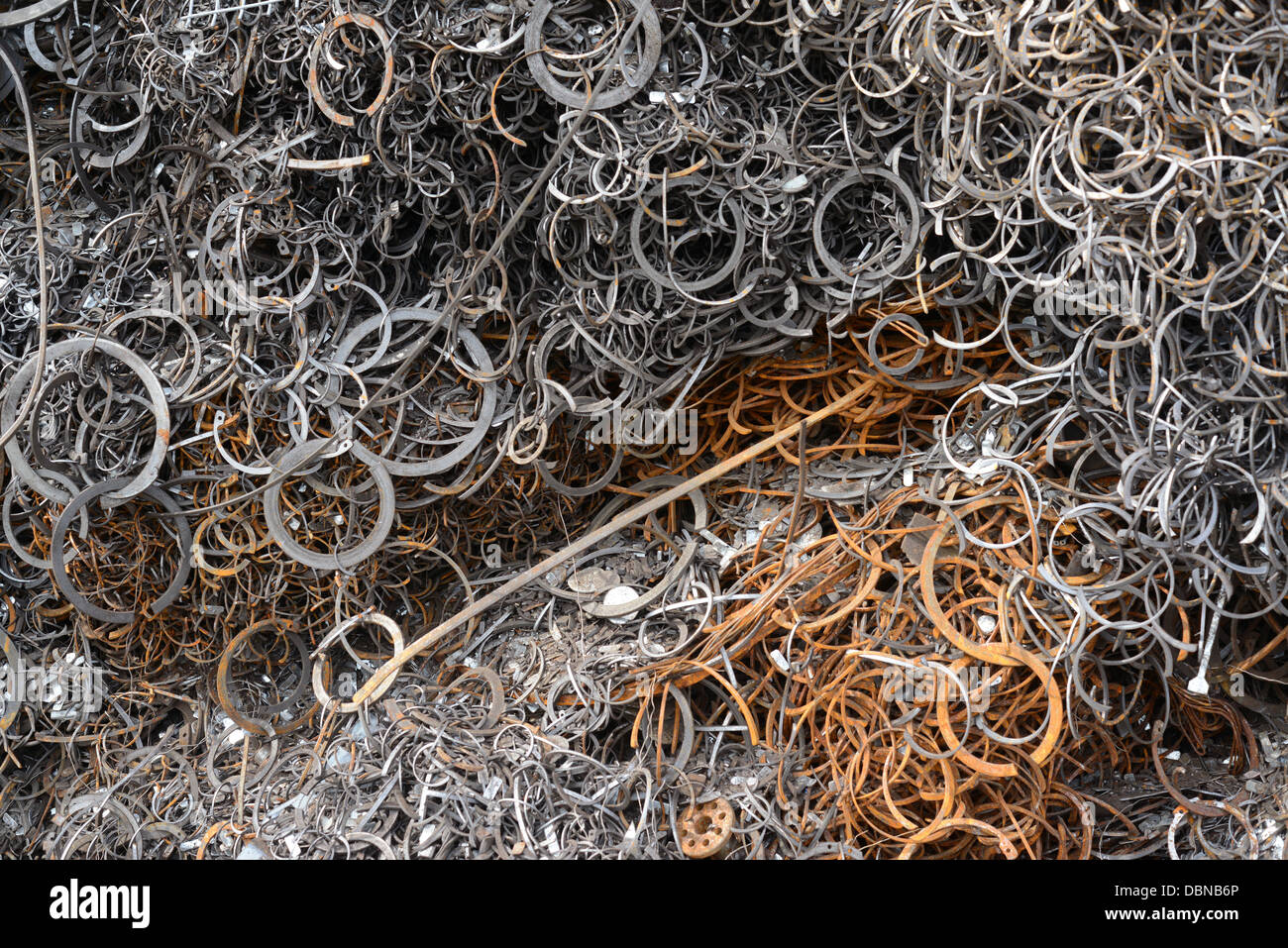 Tas de bagues en acier à ferrailles Royaume-Uni Banque D'Images