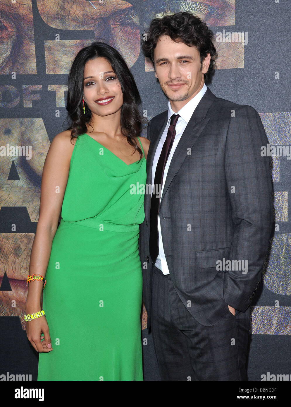 Freida Pinto et James Franco La première de la 20th Century Fox's 'lieu de la planète des singes" tenue au Grauman's Chinese Theatre - Arrivées Los Angeles, Californie - 28.07.11 Banque D'Images