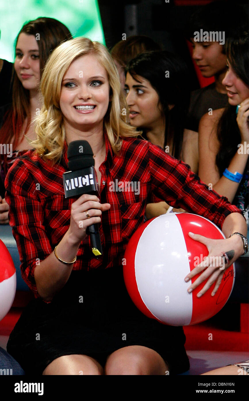 Sara Paxton apparitions sur toute la musique de neuf.music.vivre pour la promotion du film "requin nuit 3D'. Toronto, Canada - 11.08.11 Banque D'Images