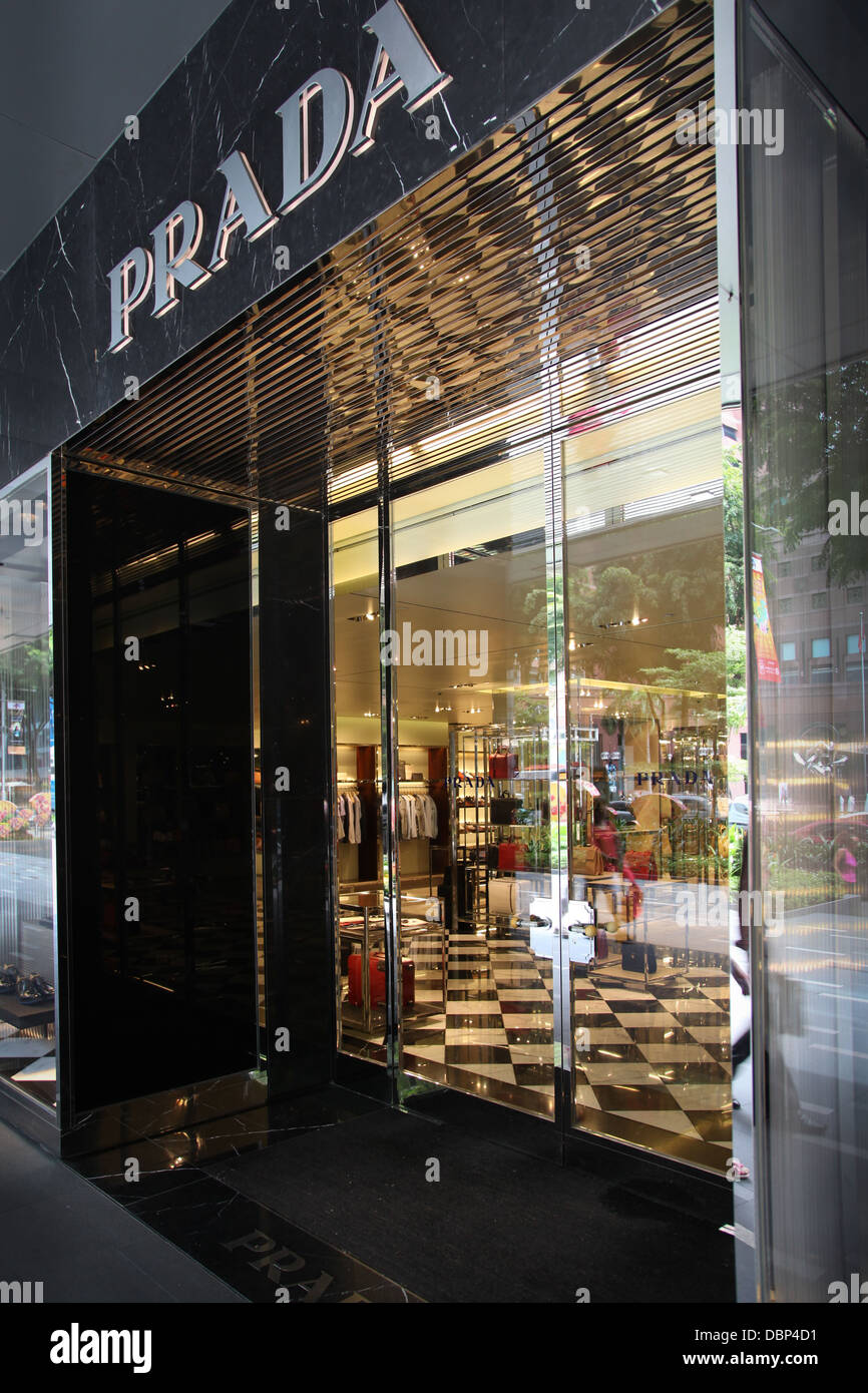 Boutique magasin Prada avant de Singapour, Orchard Road Shopping détail  Photo Stock - Alamy
