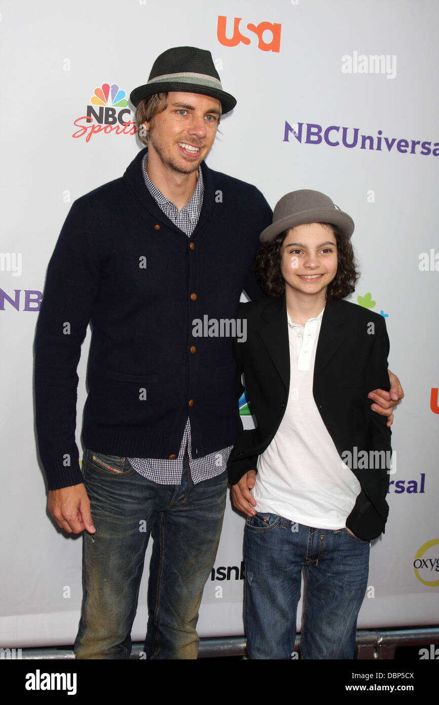 Max Burkholder, Dax Shepard arrivant à l'été 2011 TCA NBC All Star Party à l'hôtel SLS à Los Angeles, Californie 01.08.2011 Banque D'Images