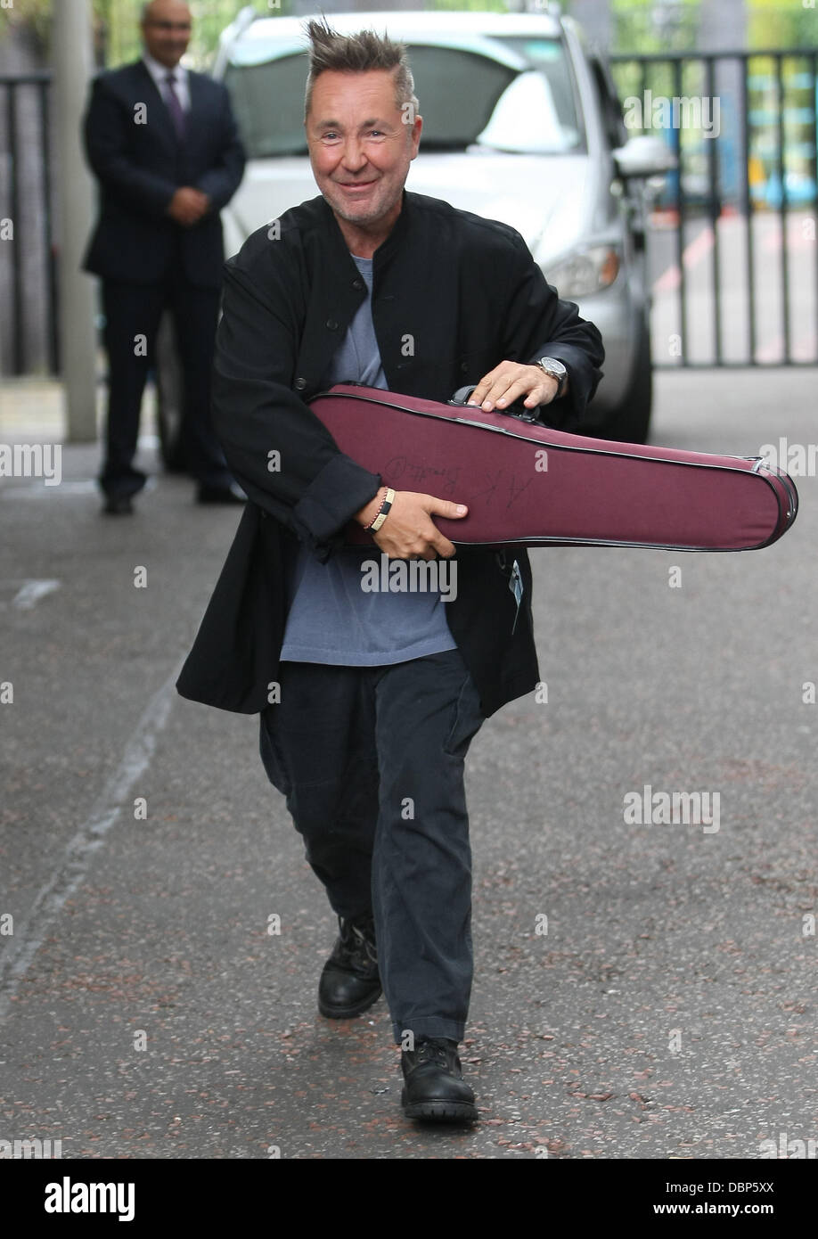 Nigel Kennedy des stars à l'extérieur de l'ITV studios London, England - 03.08.11 Banque D'Images