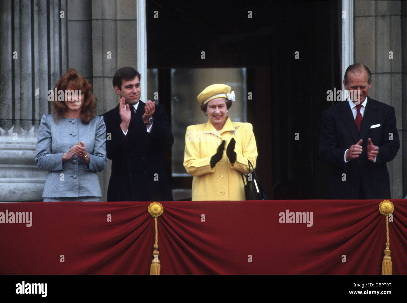Sa Majesté la Reine Elizabeth II fête son 60e anniversaire au Palais de Buckingham avec TRH duc et duchesse d'York et Son Altesse Royale le Prince Philip. Banque D'Images
