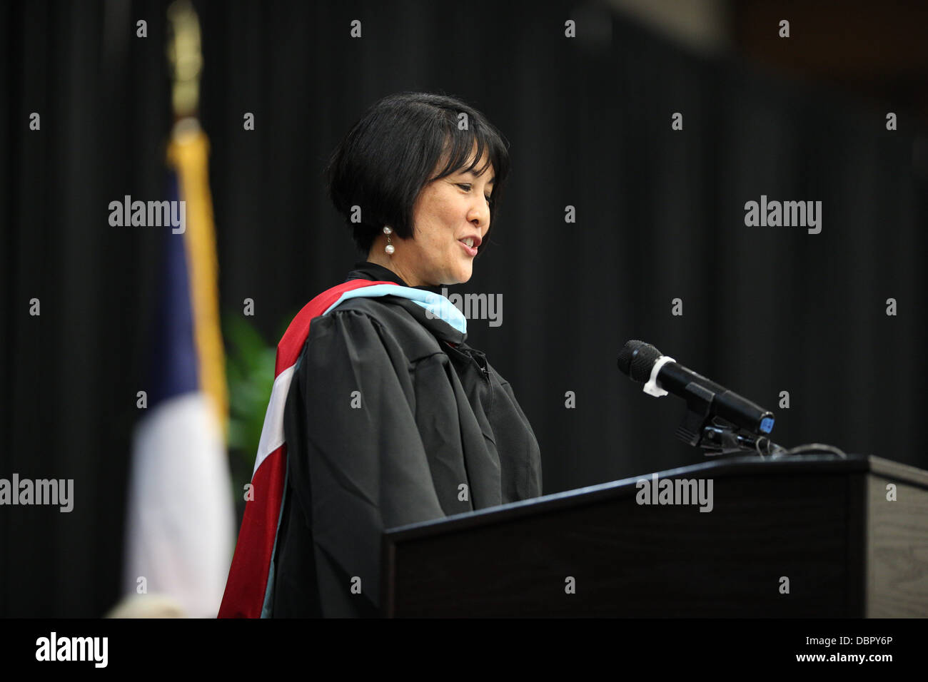 Cérémonie de remise des diplômes de l'école secondaire pour une école publique de filles à Austin, Texas. Les enseignants et les élèves ont prononcé des discours Banque D'Images