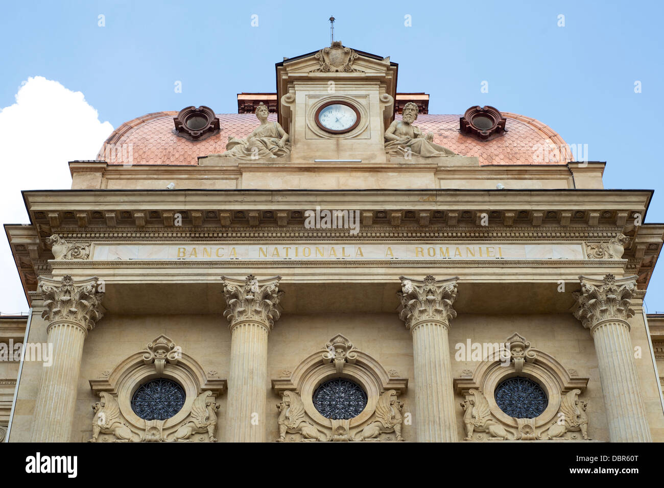 Façade de la Banca Nationala a Romaniei (Banque nationale de Roumanie) à Bucarest, Roumanie Banque D'Images