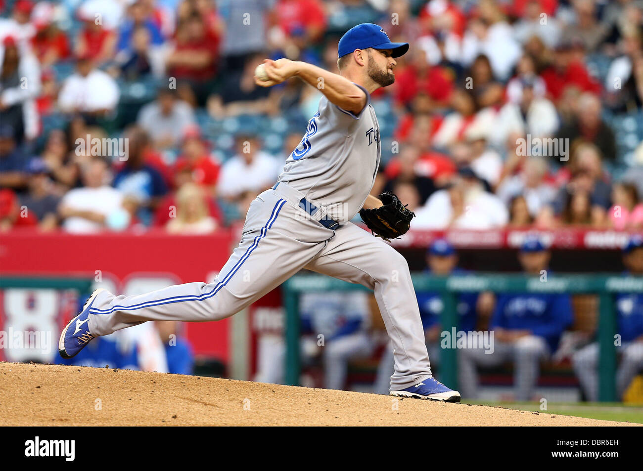 Anaheim, Californie, USA. 2 Août, 2013. 2 août 2013, Anaheim, Californie : de baseball des Blue Jays de Toronto Todd Redmond (58) emplacements en première manche au cours de la jeu de la Ligue Majeure de Baseball entre les Blue Jays de Toronto et les Angels de Los Angeles au Angel Stadium le 2 août 2013 à Anaheim, en Californie. Rob Carmell/CSM/Alamy Live News Banque D'Images