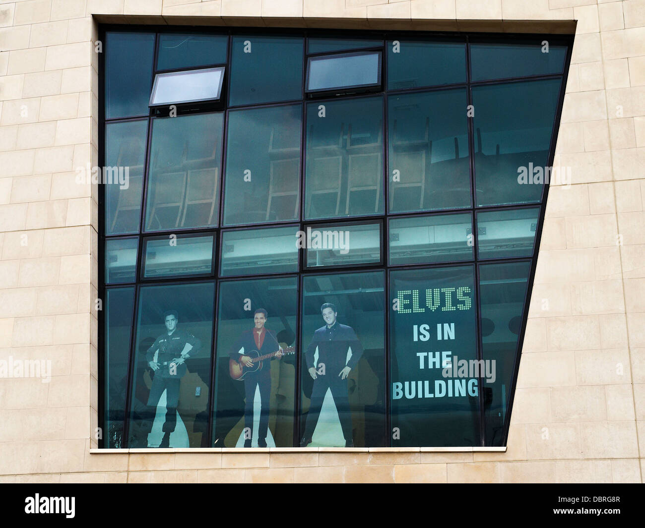 Elvis est dans l'immeuble de la Mersey ferry terminal à Liverpool UK Banque D'Images Elvis est dans l'immeuble de la Mersey ferry terminal à Liverpool UK Banque D'Images