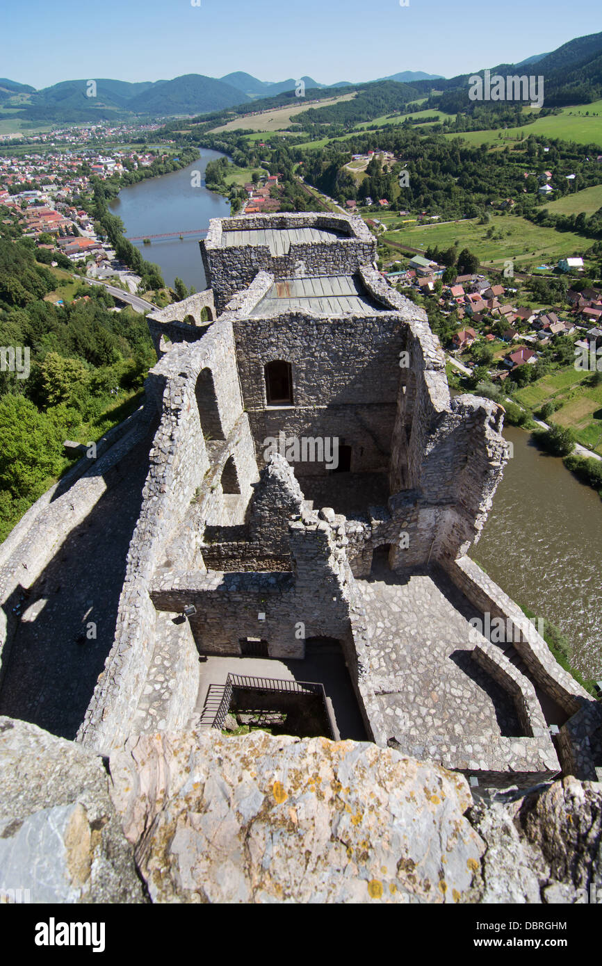 Ruines du château de Strecno, République Slovaque. Banque D'Images