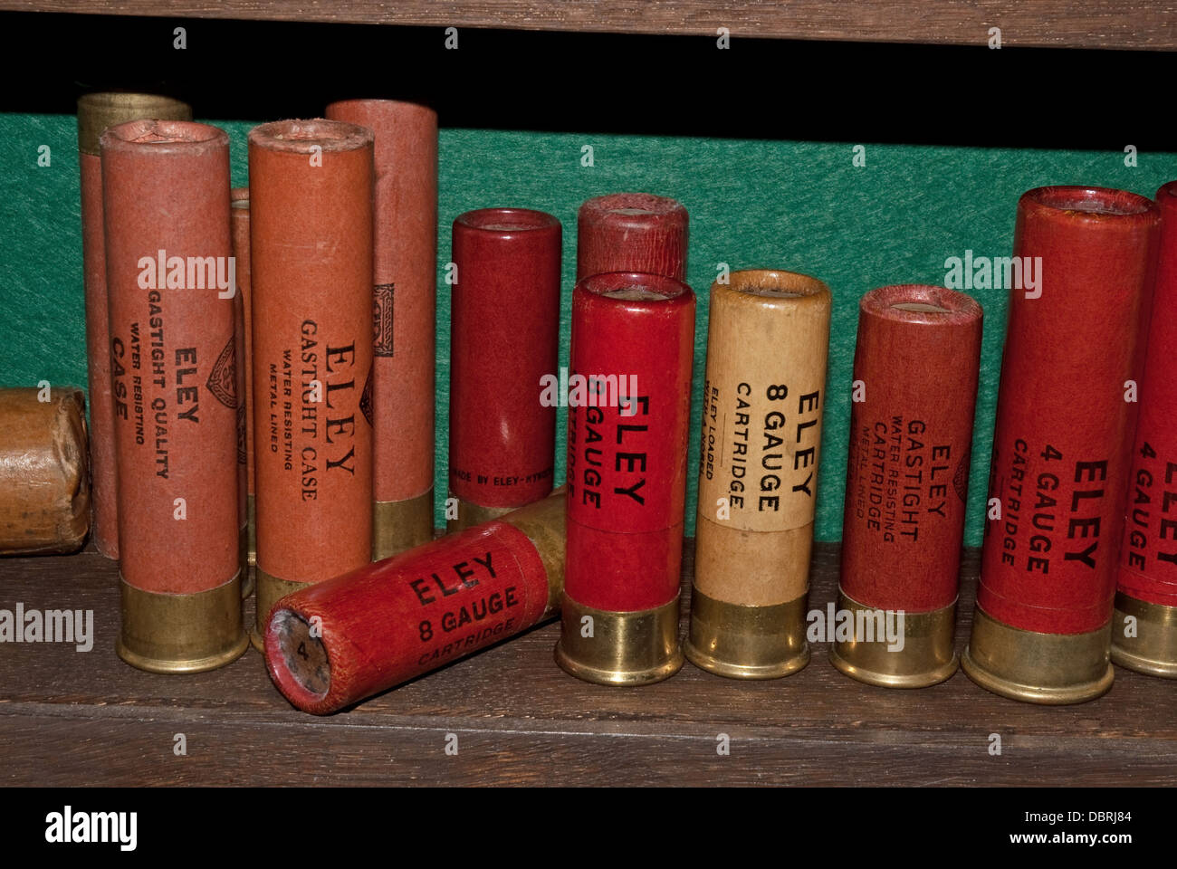 Une sélection de cartouches de fusil wildfowling vintage Banque D'Images