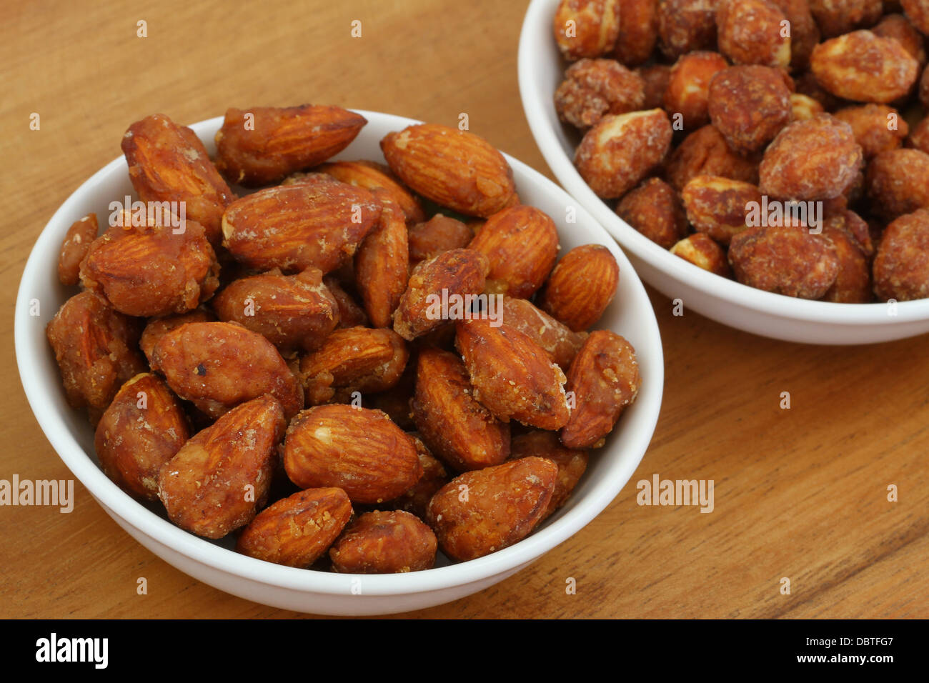 Arachides et amandes caramélisées Banque D'Images