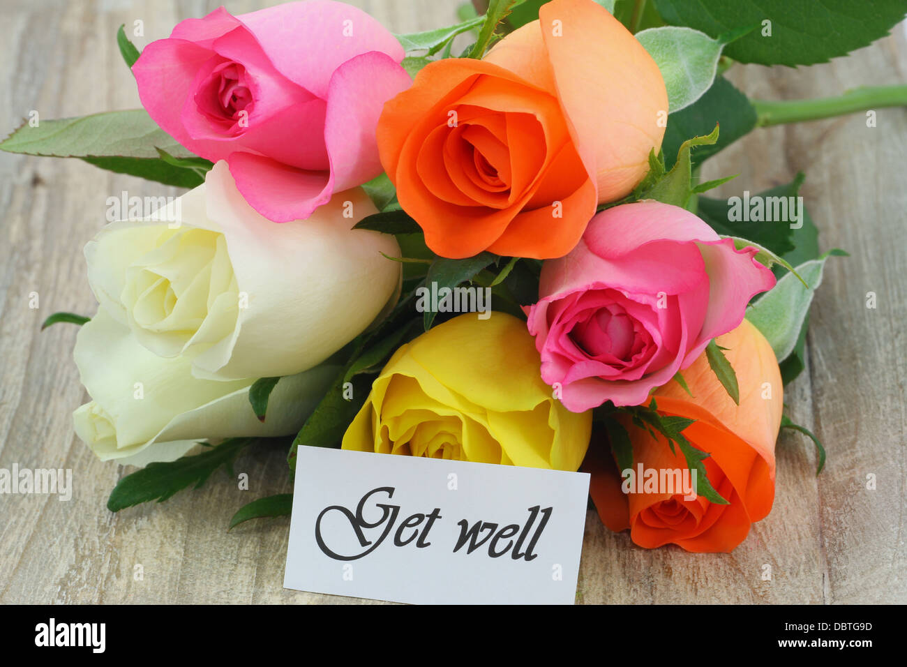 Carte de prompt avec roses colorées Banque D'Images