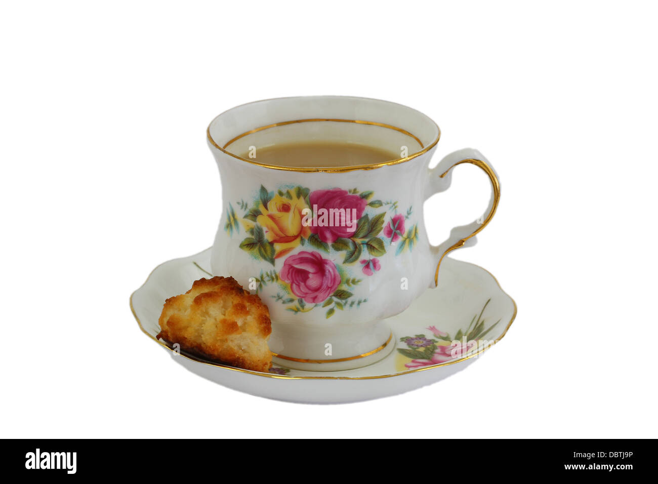 Tasse de thé et de biscuits isolated on white Banque D'Images