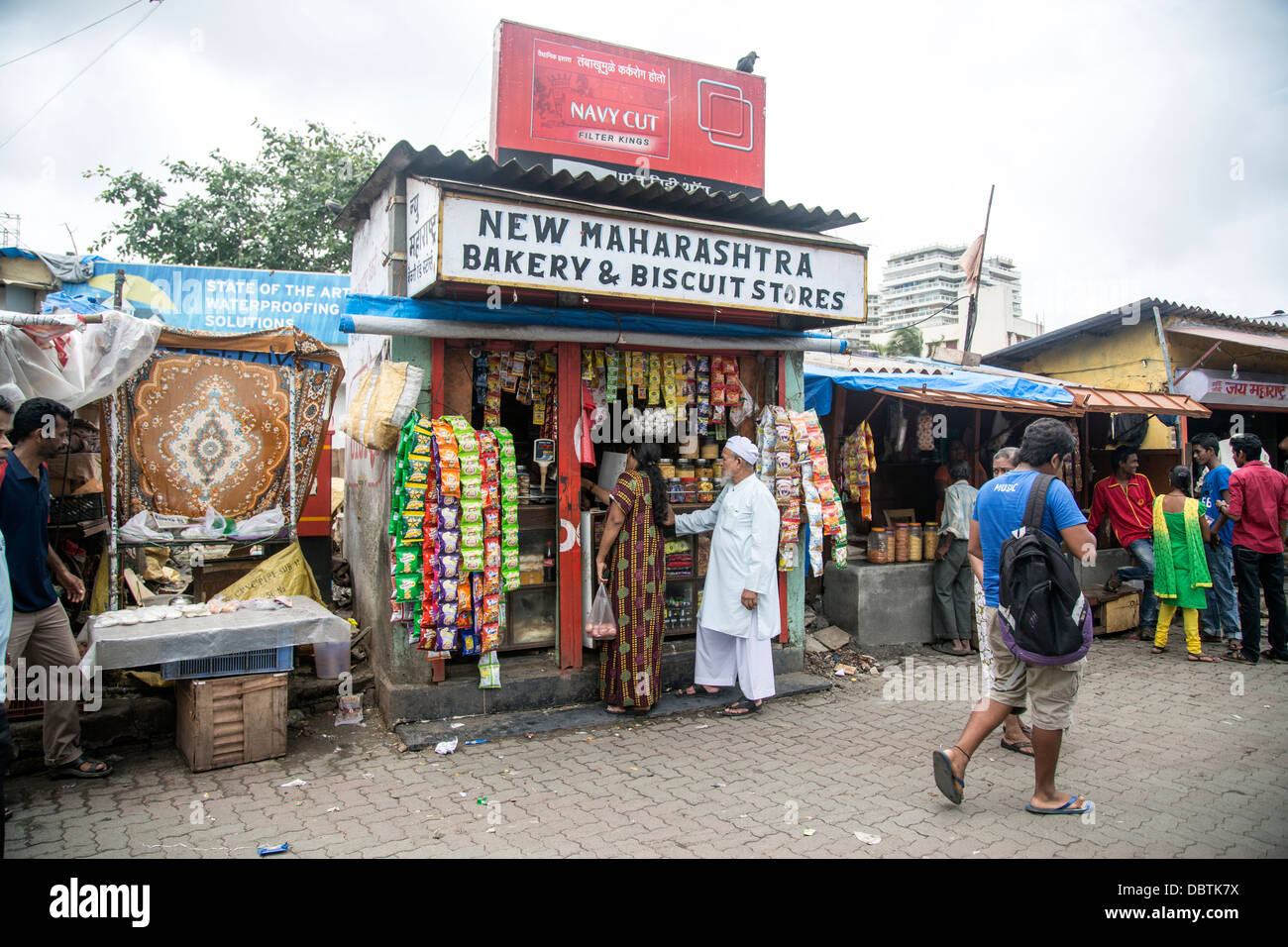 Nouveau magasin de biscuits boulangerie Maharashtra petite boutique Banque D'Images