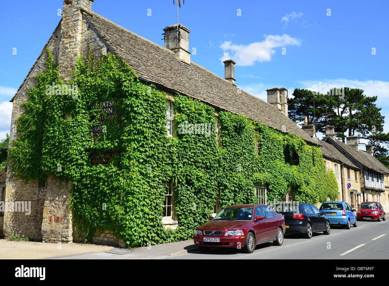 Le Wheatsheaf Inn, West End, Northleach, Cotswolds, Gloucestershire, Angleterre, Royaume-Uni Banque D'Images