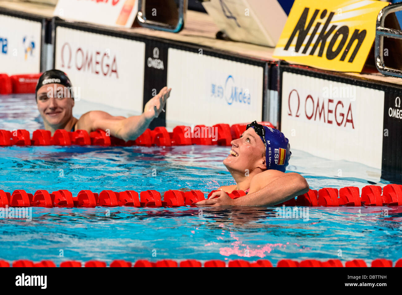 Barcelone, Espagne. Août 4th, 2013 : Spain's Mireia Belmonte Garcia vérifie les résultats de sélection après le 400m quatre nages individuel à la 15e finale des Championnats du Monde FINA à Barcelone. Credit : matthi/Alamy Live News Banque D'Images