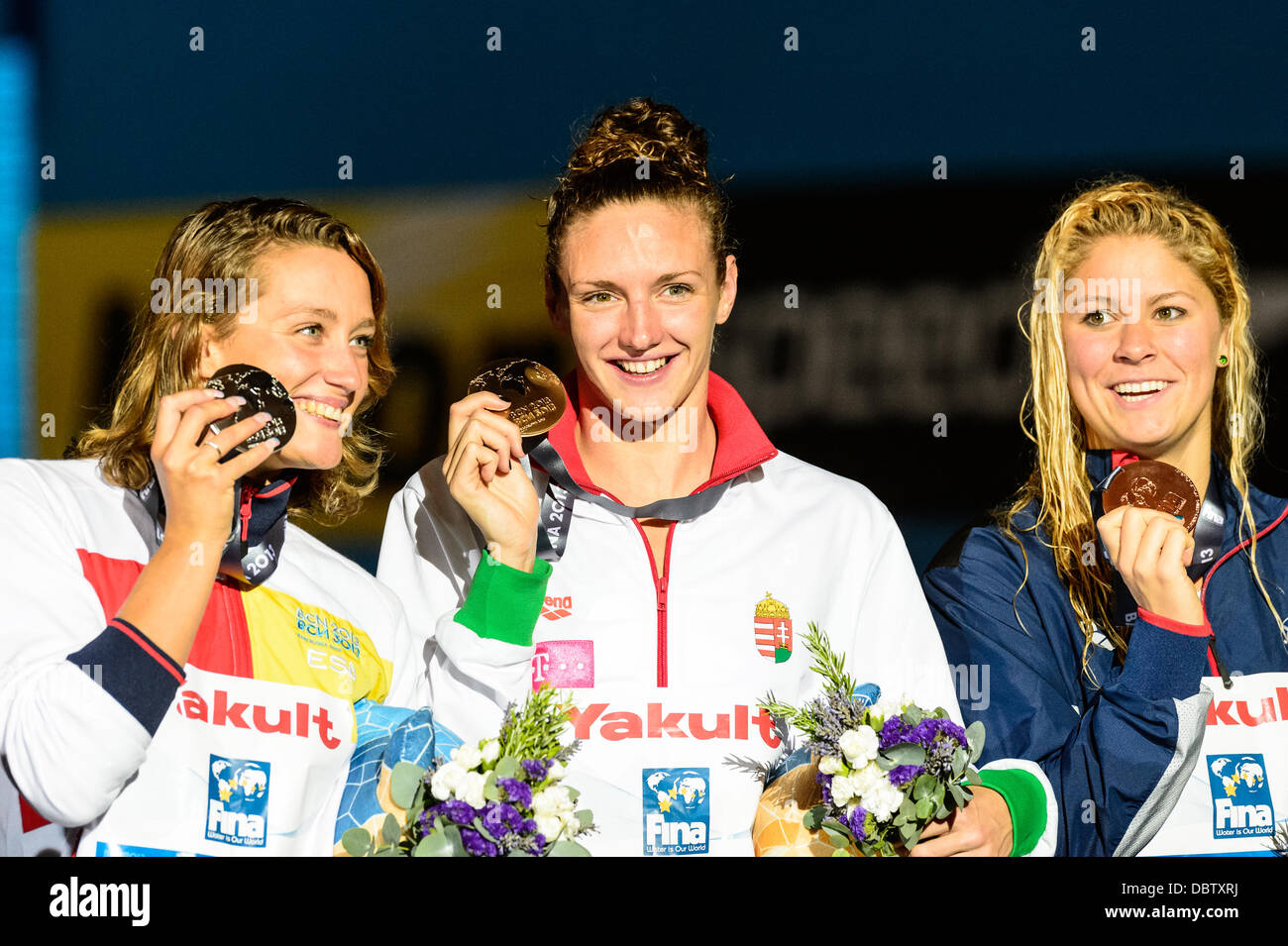 Barcelone, Espagne. Août 4th, 2013 : Spain's Mireia Belmonte, Hongrie's Katinka Hosszu et USA's Elzabeth Beisel posent avec ses médailles pour le 400m quatre nages individuel aux 15e Championnats du Monde FINA à Barcelone. Credit : matthi/Alamy Live News Banque D'Images