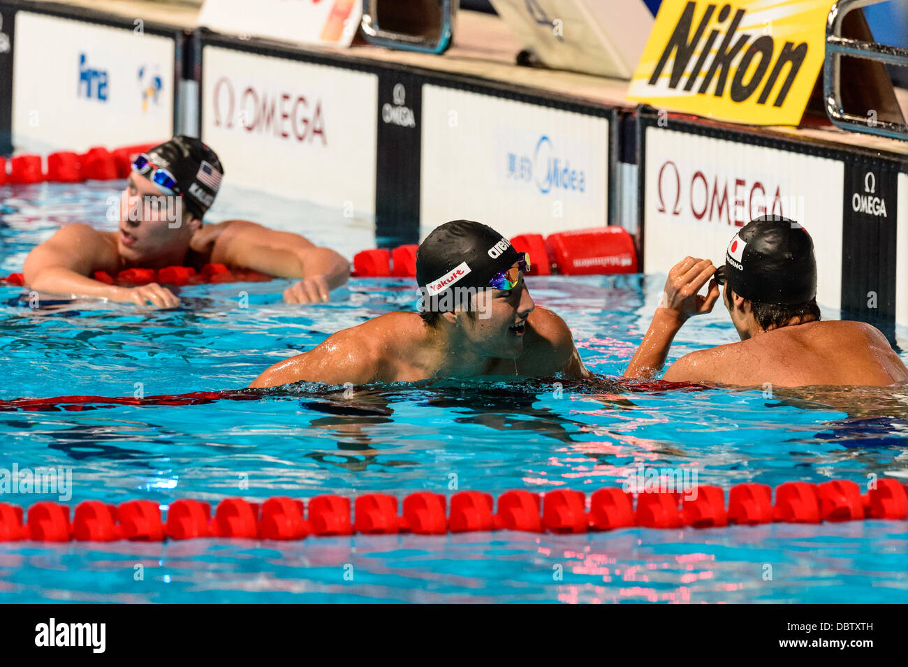Barcelone, Espagne. Août 4th, 2013 : le Japon Seto Daiya et Kosuke Hagino commentaire la course de la men's 400m quatre nages individuel à la 15e finale des Championnats du Monde FINA à Barcelone. Credit : matthi/Alamy Live News Banque D'Images