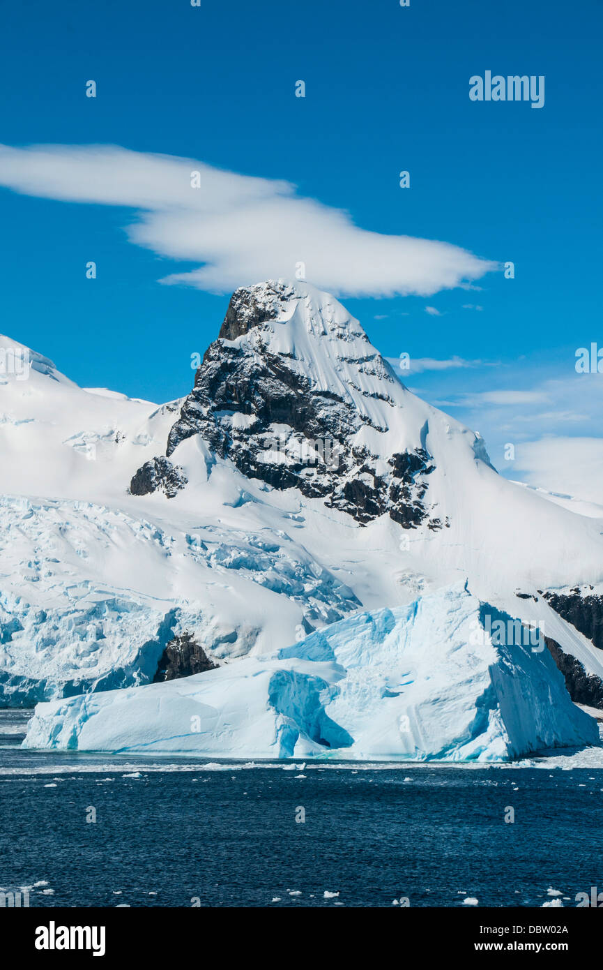 Le Glacier et les icebergs en Cierva Cove, l'Antarctique, régions polaires Banque D'Images