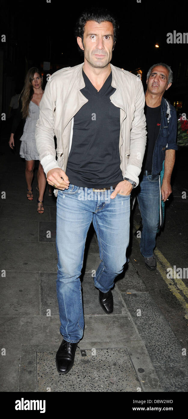 Luis Figo et sa femme Helen Svedin sont vu quitter le restaurant Nobu Londres, Angleterre - crédit obligatoire : WENN.com 24.08.11 Banque D'Images