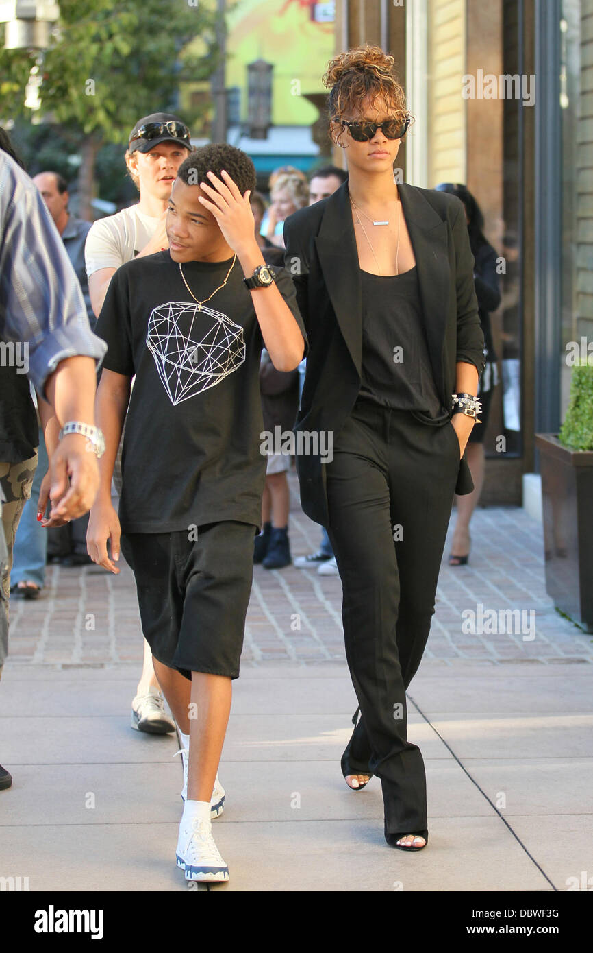 Les chaussures de rihanna deals