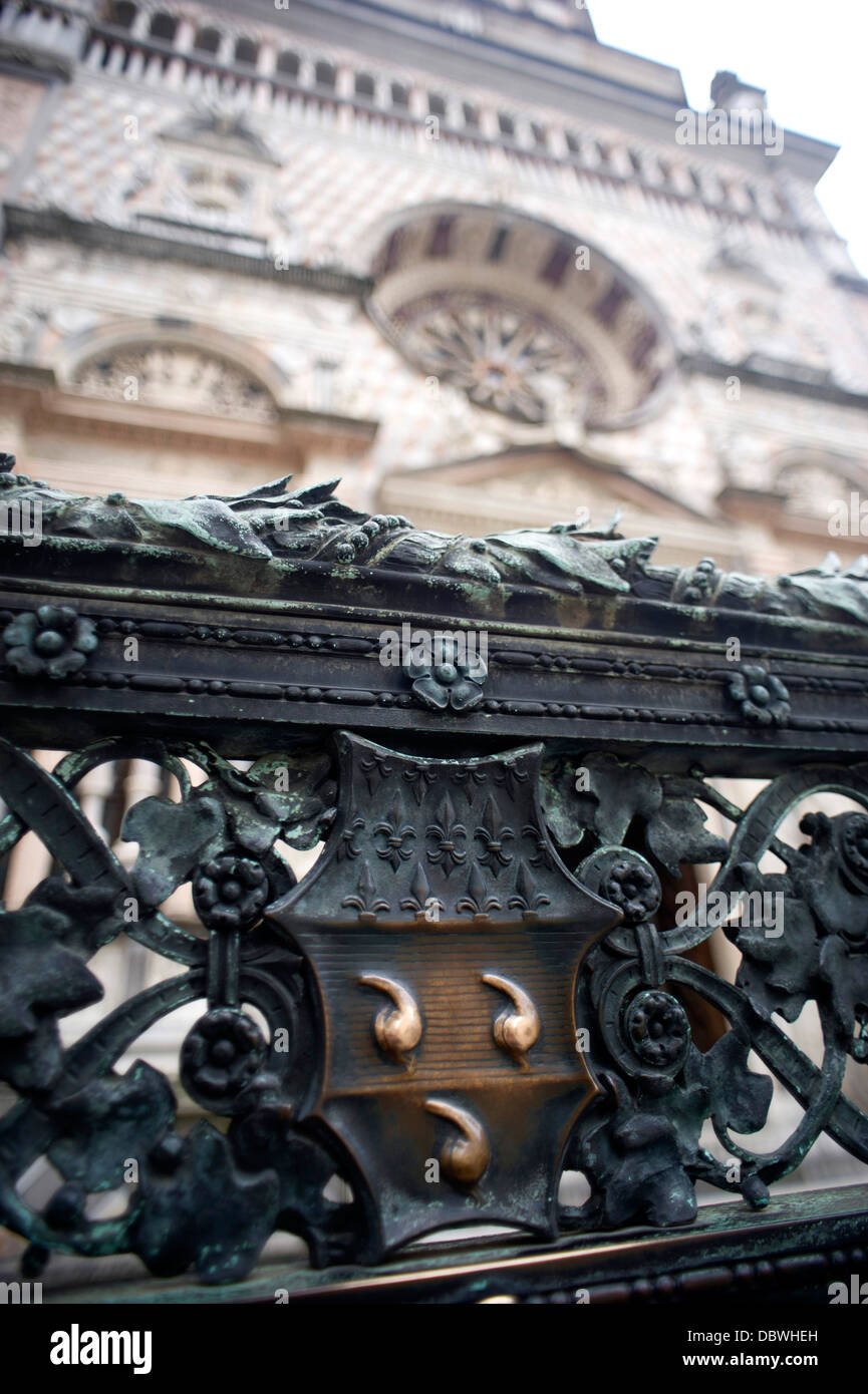 L'Italie, Lombardie, Bergame, Città Alta, chapelle Colleoni, armoiries de la famille Colleoni Banque D'Images